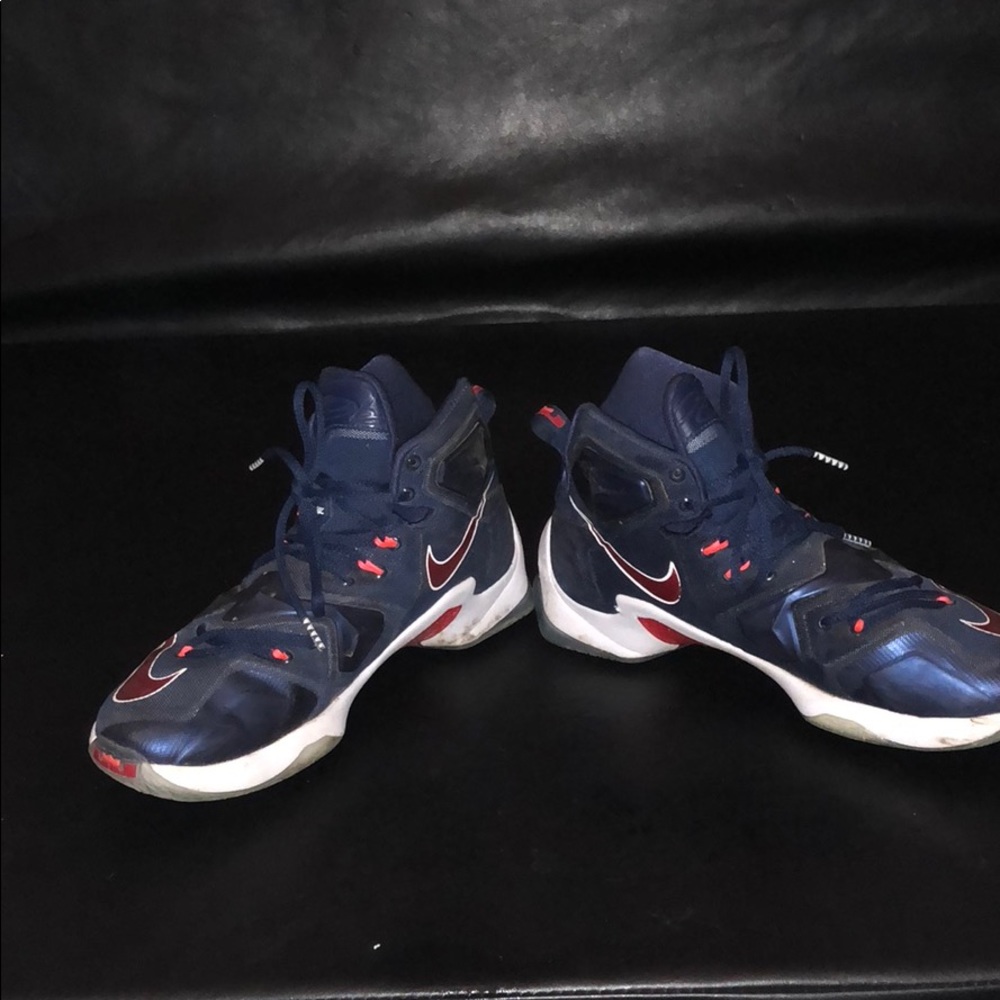 Lebron | 13 | - Picture 2 of 5